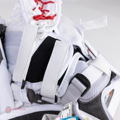 Bauer Vapor HyperLite Senior Goalie Catcher 30 Bauer Vapor HyperLite Senior Goalie Catcher -Hockey Series Store bauer catchers bauer vapor hyperlite senior goalie catcher 27972555145282