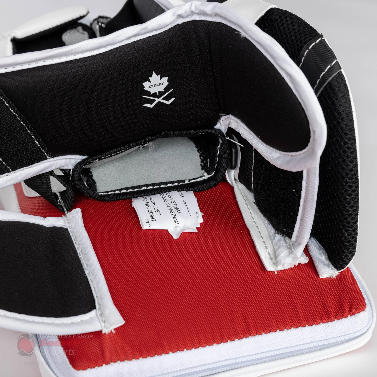CCM Extreme Flex E5.5 Youth Goalie Blocker 12 CCM Extreme Flex E5.5 Youth Goalie Blocker - Image 10