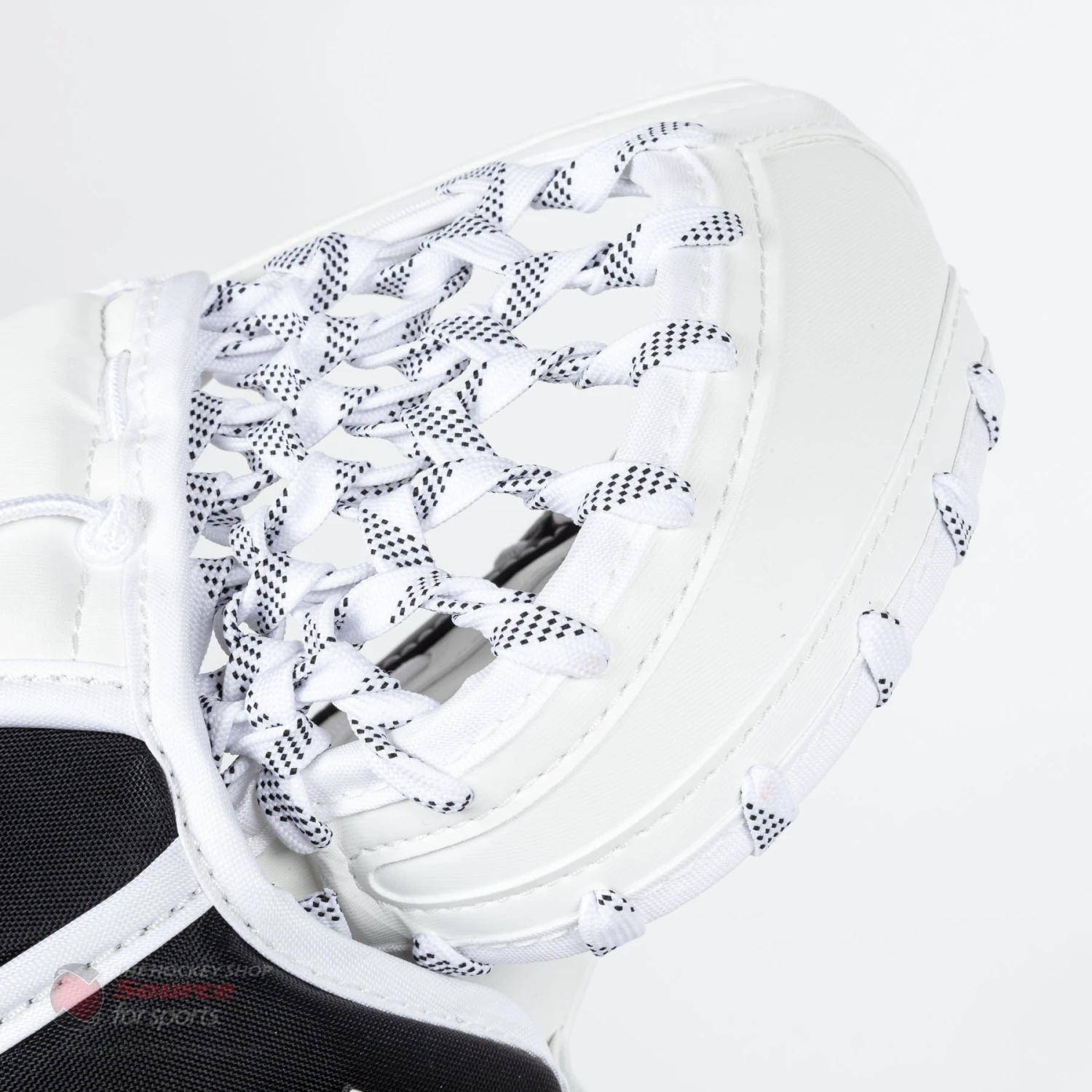 CCM Axis A1.5 Junior Goalie Catcher - Source Exclusive 5 CCM Axis A1.5 Junior Goalie Catcher - Source Exclusive - Image 3