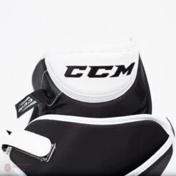 CCM Extreme Flex E4.9 Intermediate Goalie Catcher - Source Exclusive -Hockey Series Store ccm catchers ccm extreme flex e4 9 intermediate goalie catcher source exclusive 5323903139906