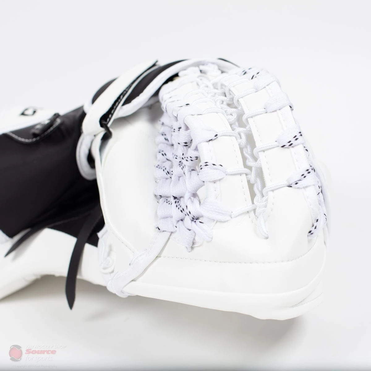 CCM Extreme Flex E4.9 Senior Goalie Catcher - Source Exclusive 7 CCM Extreme Flex E4.9 Senior Goalie Catcher - Source Exclusive - Image 5