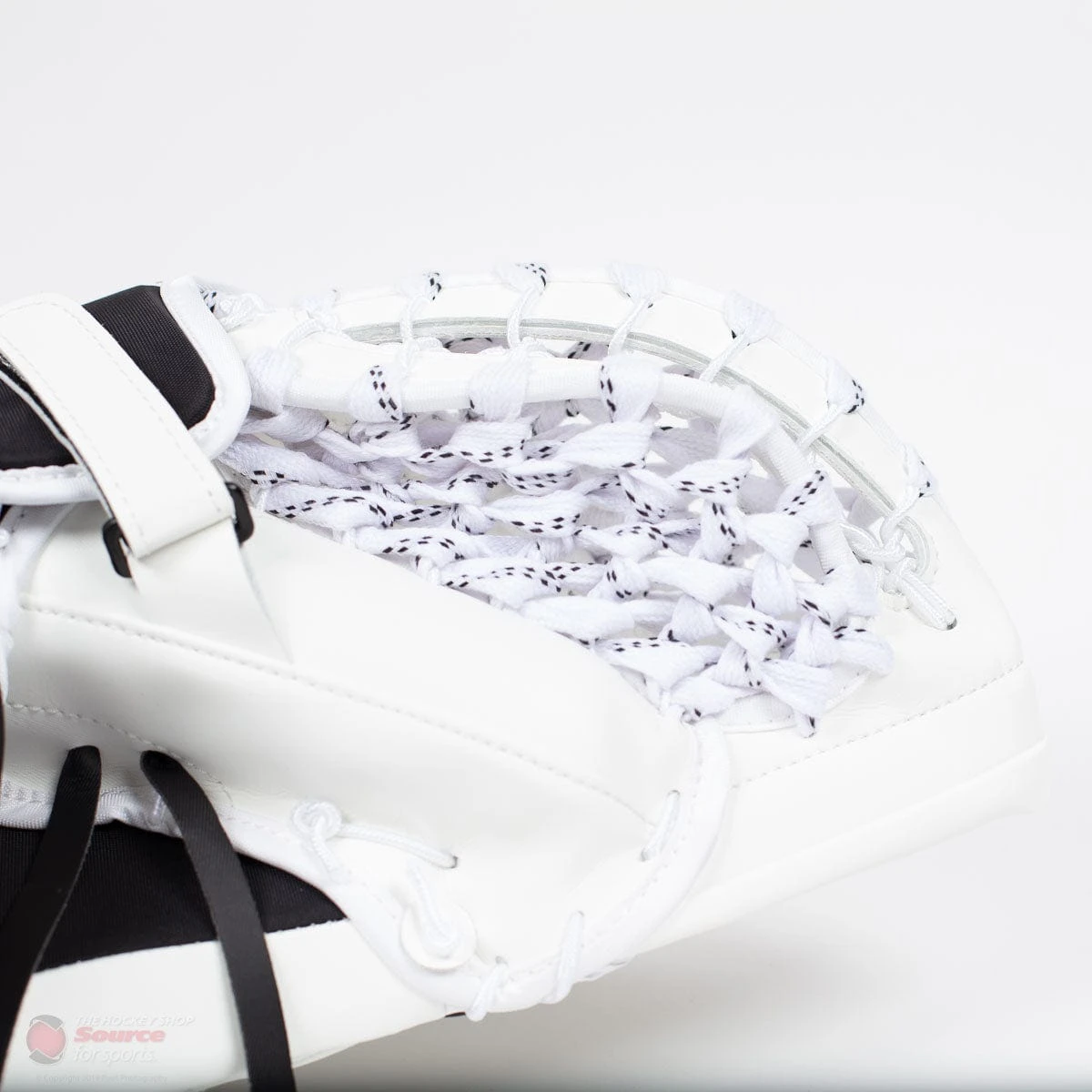 CCM Extreme Flex E4.9 Senior Goalie Catcher - Source Exclusive 8 CCM Extreme Flex E4.9 Senior Goalie Catcher - Source Exclusive - Image 6