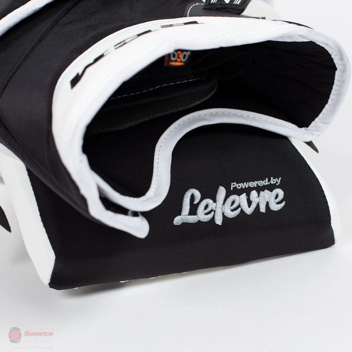 CCM Extreme Flex E4.9 Senior Goalie Catcher - Source Exclusive 10 CCM Extreme Flex E4.9 Senior Goalie Catcher - Source Exclusive - Image 8