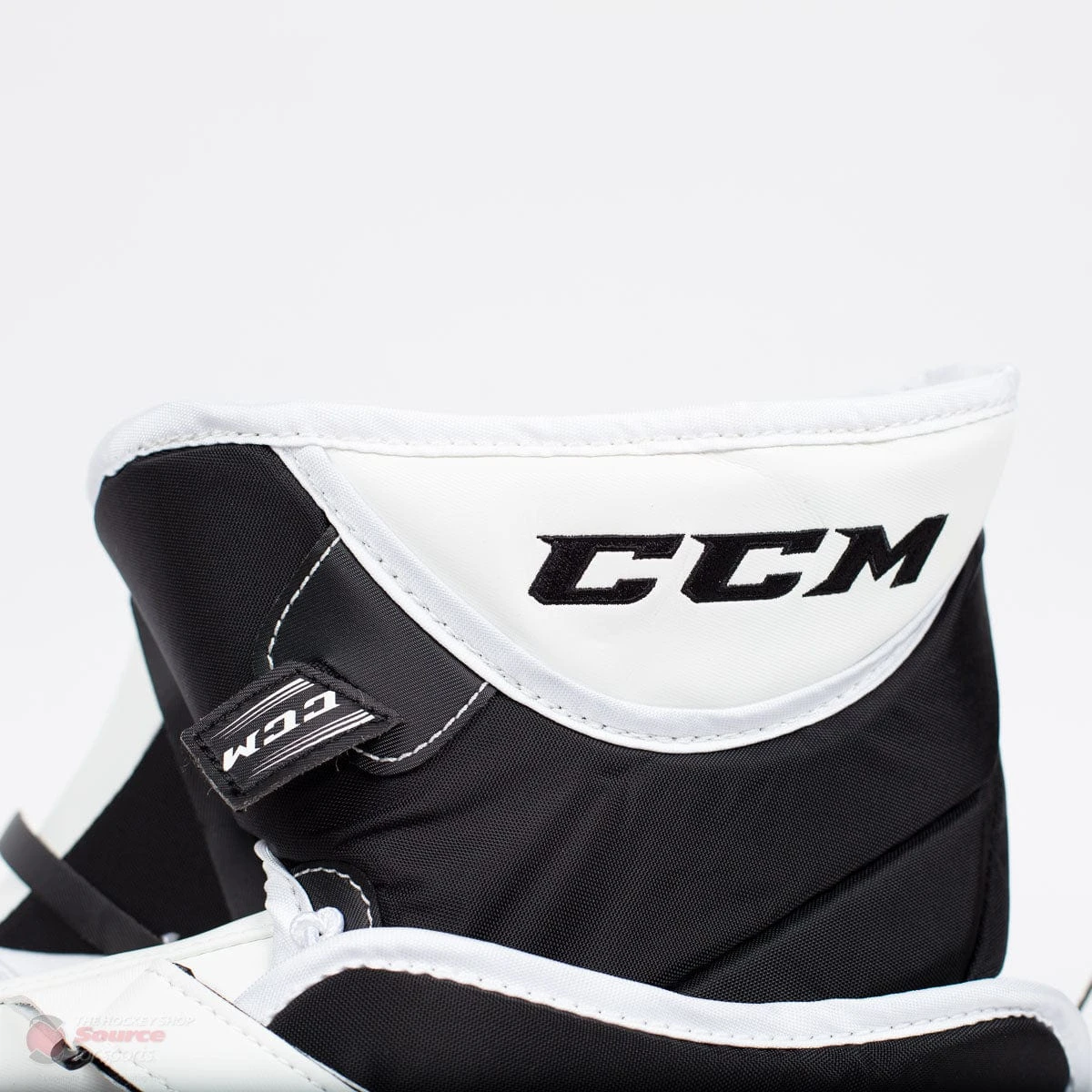 CCM Extreme Flex E4.9 Senior Goalie Catcher - Source Exclusive 11 CCM Extreme Flex E4.9 Senior Goalie Catcher - Source Exclusive - Image 9