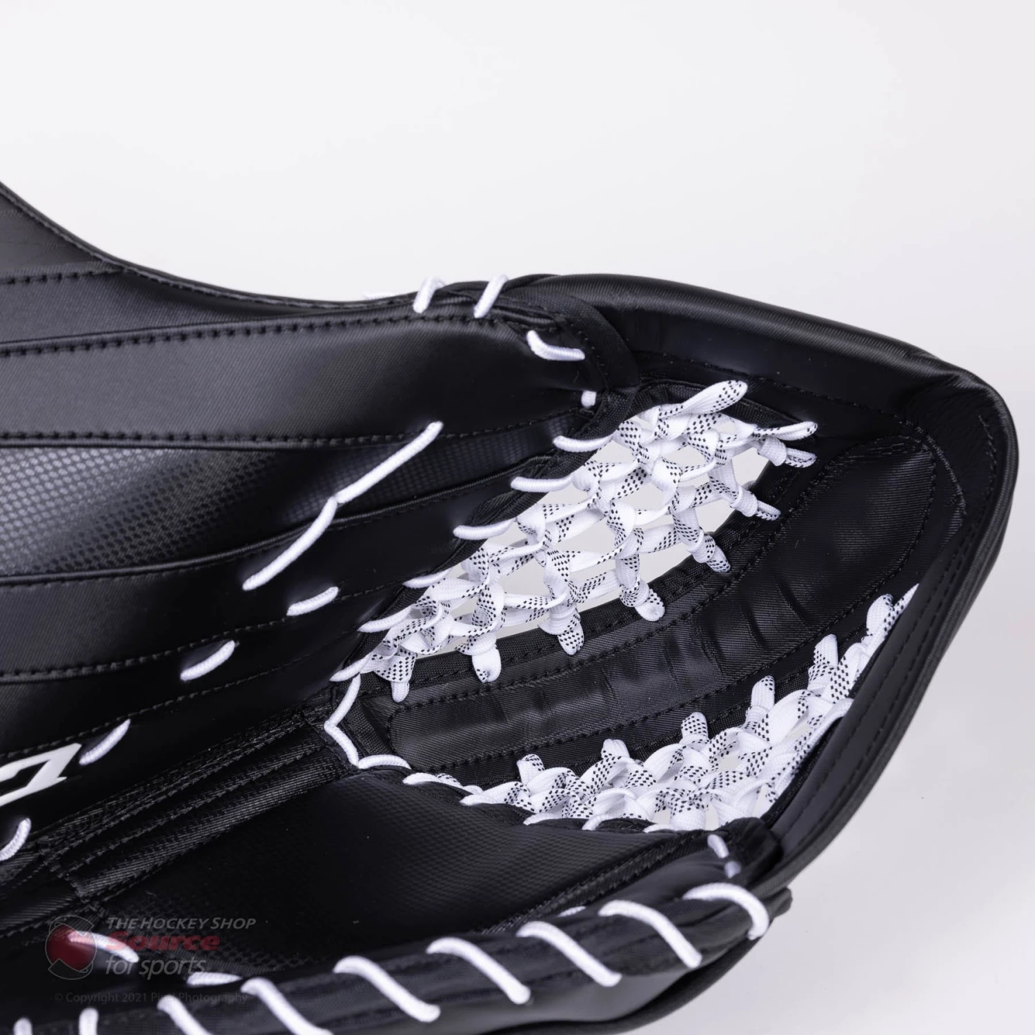 CCM Extreme Flex E5.9 Senior Goalie Catcher - Source Exclusive 5 CCM Extreme Flex E5.9 Senior Goalie Catcher - Source Exclusive - Image 3