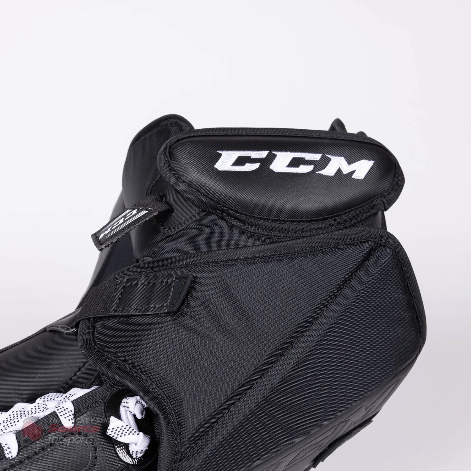 CCM Extreme Flex E5.9 Senior Goalie Catcher - Source Exclusive 10 CCM Extreme Flex E5.9 Senior Goalie Catcher - Source Exclusive - Image 8