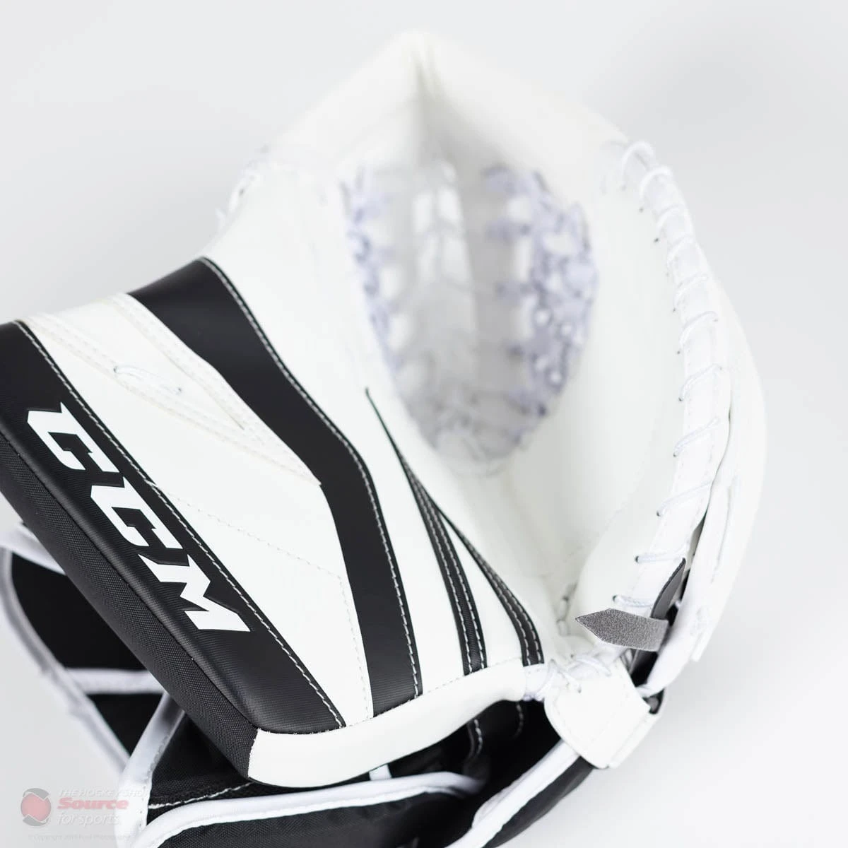 CCM Premier P2.5 Senior Goalie Catcher - Source Exclusive 4 CCM Premier P2.5 Senior Goalie Catcher - Source Exclusive - Image 2
