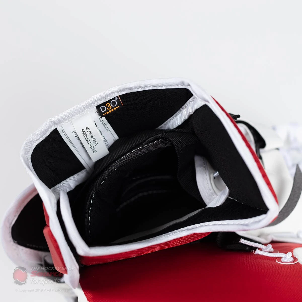 CCM Premier P2.9 Senior Goalie Catcher - Source Exclusive 9 CCM Premier P2.9 Senior Goalie Catcher - Source Exclusive - Image 7