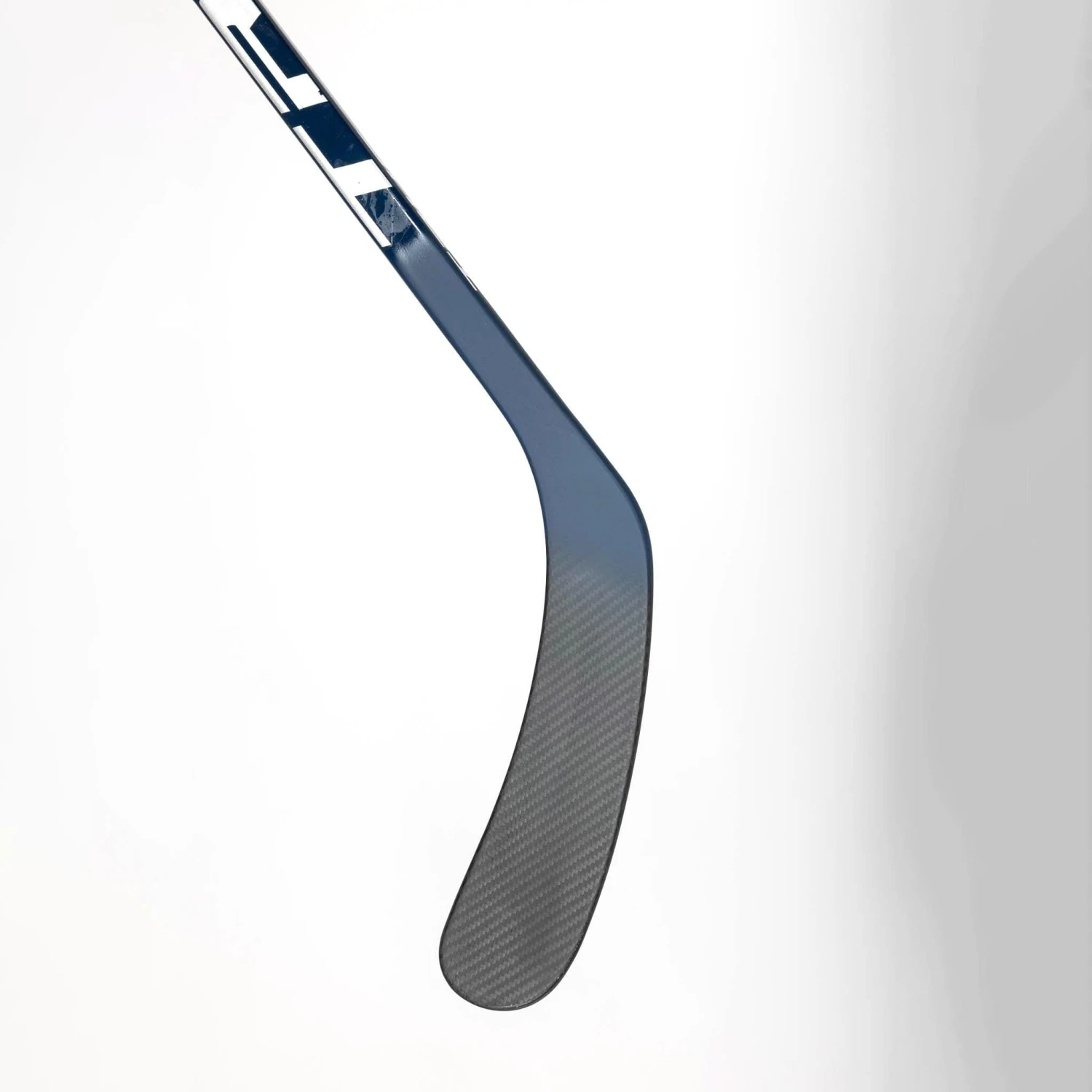 TRUE AX3 Intermediate Hockey Stick 6 TRUE AX3 Intermediate Hockey Stick - Image 4