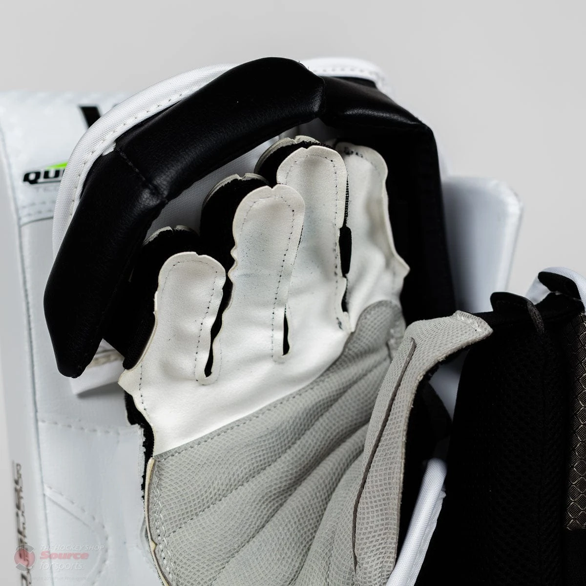 Vaughn Ventus SLR2 Pro Carbon Senior Goalie Blocker 13 Vaughn Ventus SLR2 Pro Carbon Senior Goalie Blocker - Image 11