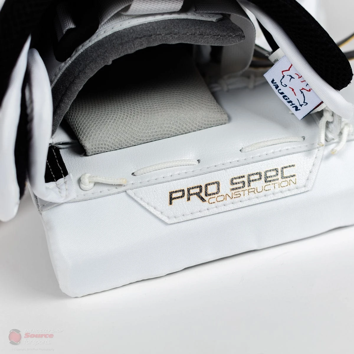 Vaughn Ventus SLR2 Pro Carbon Senior Goalie Catcher 11 Vaughn Ventus SLR2 Pro Carbon Senior Goalie Catcher - Image 9