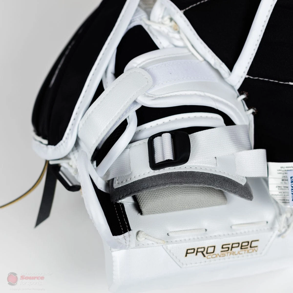 Vaughn Ventus SLR2 Pro Carbon Senior Goalie Catcher 5 Vaughn Ventus SLR2 Pro Carbon Senior Goalie Catcher - Image 3