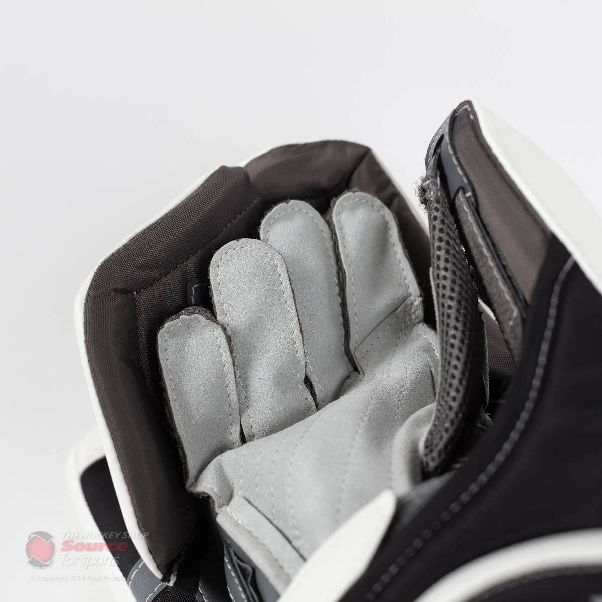 Warrior Ritual G4 Intermediate Goalie Blocker 5 Warrior Ritual G4 Intermediate Goalie Blocker - Image 3