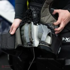 Warrior Ritual GT2 Pro Senior Goalie Catcher -Hockey Series Store warrior catchers warrior ritual gt2 pro senior goalie catcher 5024687423554